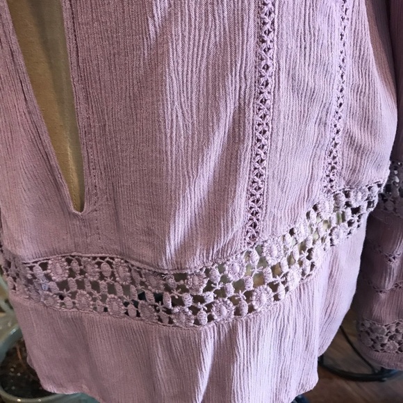Buckle lavender boho lace peasant top - Picture 6 of 7